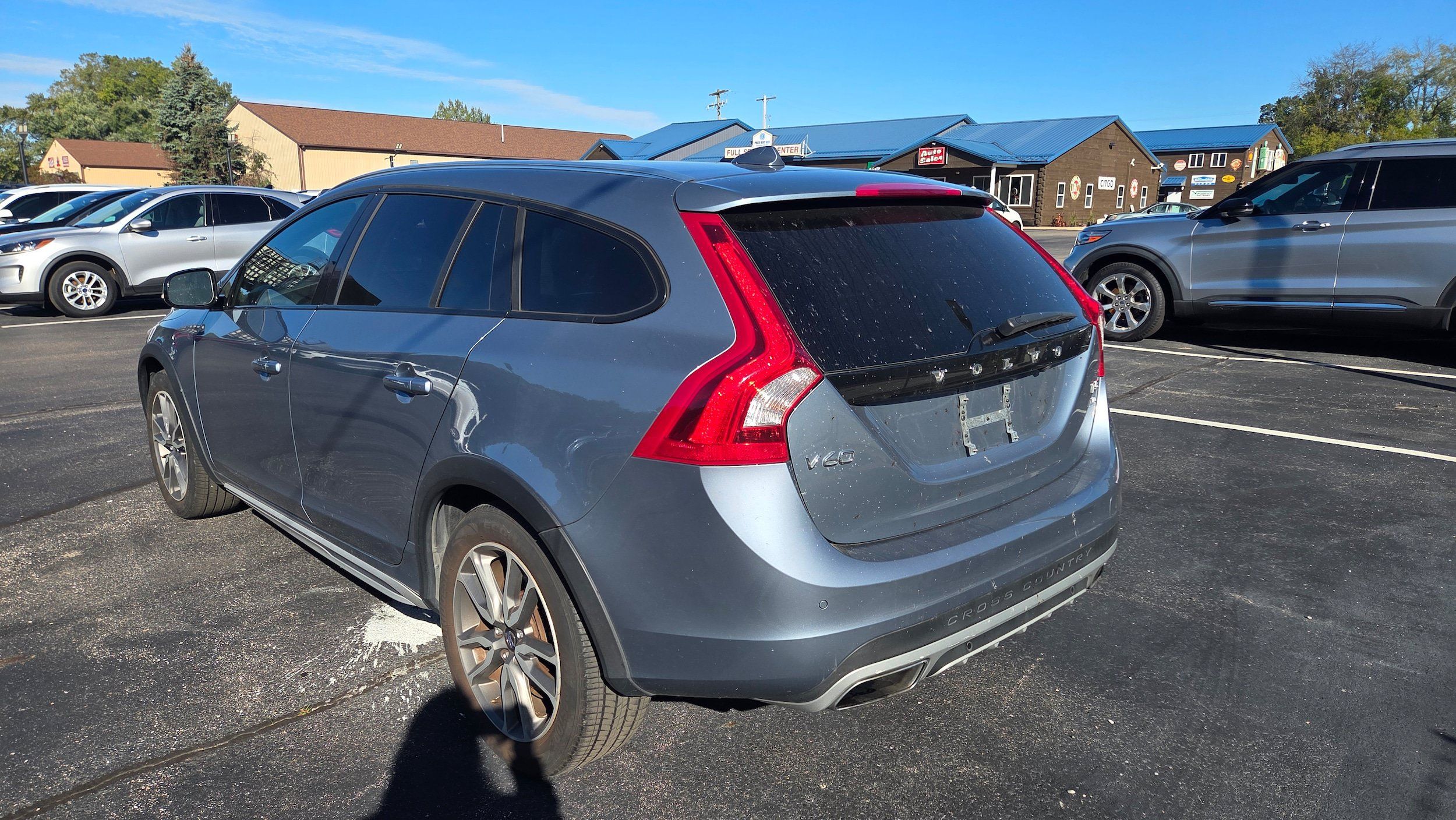 Used 2017 Volvo V60 T5 Cross Country w/ Climate Package AWD/4WD image 9