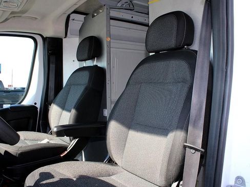 Used 2023 RAM ProMaster 2500 w/ Convenience Group FWD image 15