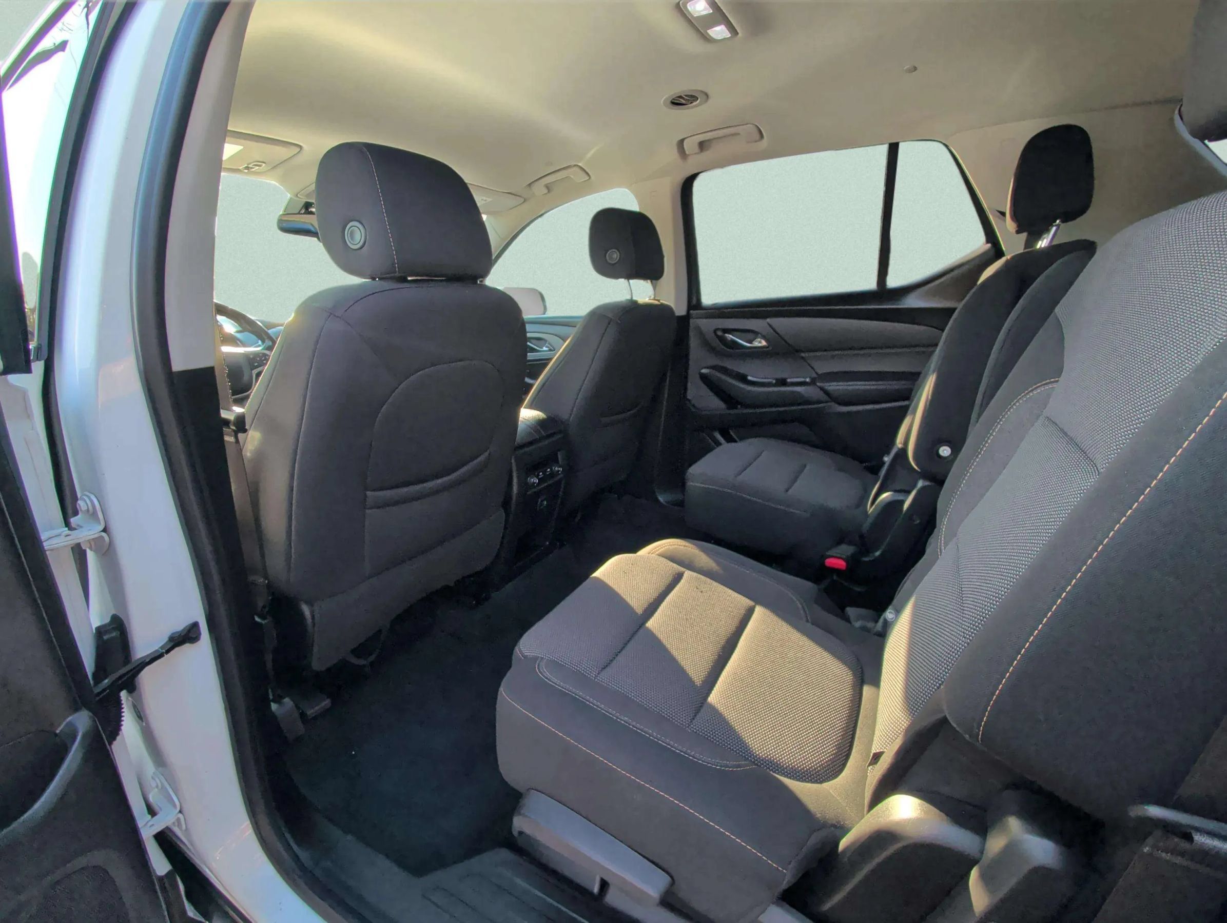 Used 2020 Chevrolet Traverse LT AWD/4WD image 34