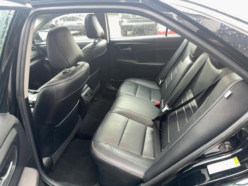 Used 2016 Toyota Camry XLE w/ Moonroof Package FWD image 8