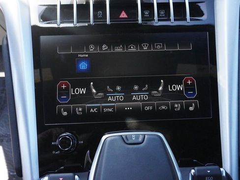 Used 2020 Lamborghini Urus AWD/4WD image 53