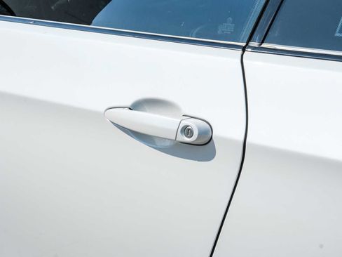 Used 2011 BMW M3 Coupe image 33