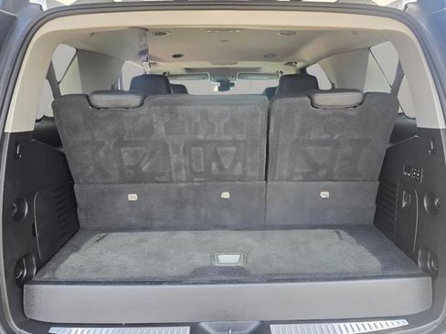 Used 2019 Cadillac Escalade Luxury AWD/4WD image 28