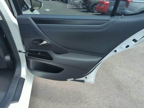 Used 2025 Lexus ES 350 w/ Premium Package FWD image 31