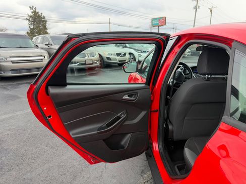 Used 2014 Ford Focus SE w/ SE Winter Package image 35