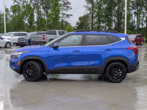 Used 2025 Kia Seltos X-Line AWD/4WD image 2