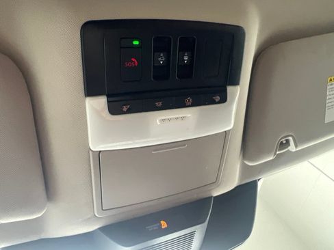 Used 2025 Nissan Pathfinder Platinum AWD/4WD image 23