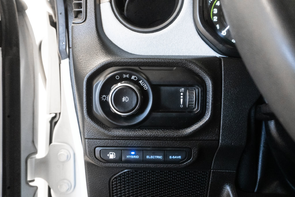Used 2024 Jeep Wrangler Unlimited w/ Convenience Group AWD/4WD image 16