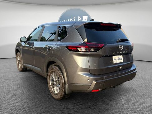 Used 2025 Nissan Rogue S image 6