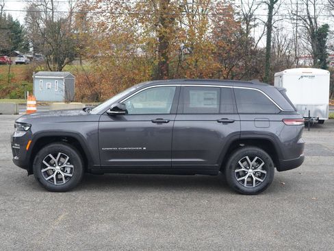 New 2025 Jeep Grand Cherokee Limited w/ Trailer Tow Package image 17