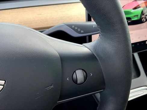 Used 2023 Tesla Model Y Long Range AWD/4WD image 10