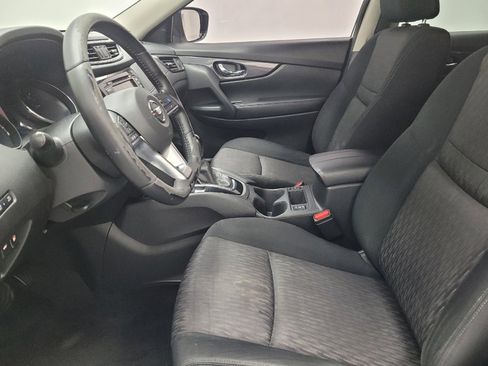 Used 2020 Nissan Rogue SV w/ Premium Package FWD image 17