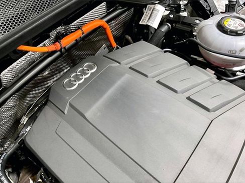 Used 2023 Audi Q5 e Prestige w/ Prestige Package image 33