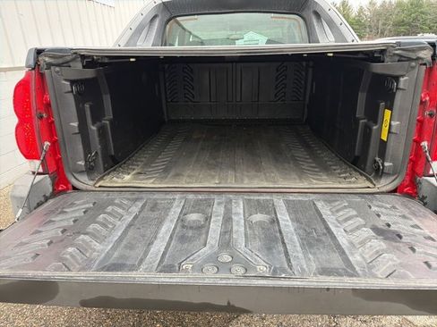 Used 2005 Chevrolet Avalanche LS image 12