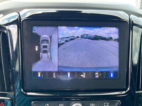Used 2023 Chevrolet Traverse High Country FWD image 14