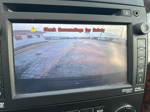 Used 2014 GMC Yukon XL Denali image 23