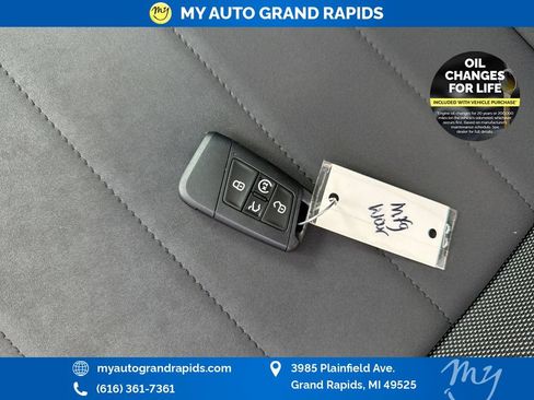 Used 2024 Volkswagen Taos SE w/ Panoramic Sunroof Package AWD/4WD image 35