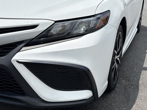 Used 2024 Toyota Camry SE FWD image 11