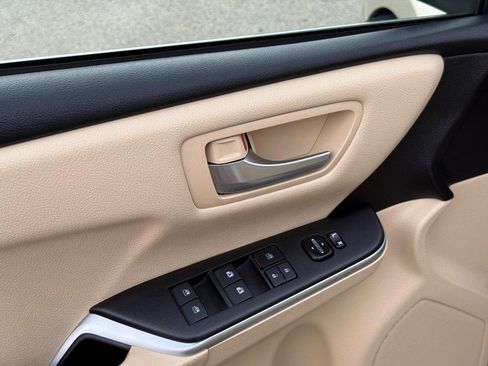 Used 2017 Toyota Camry LE image 18