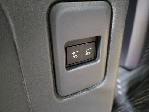 New 2026 Land Rover Defender 110 X-Dynamic SE AWD/4WD image 30