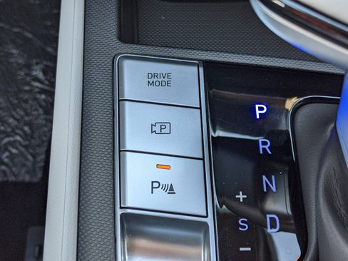 New 2025 Hyundai Elantra Limited image 20