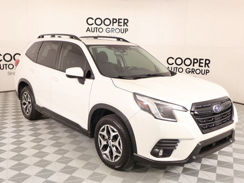 Used 2024 Subaru Forester Premium AWD/4WD image 1