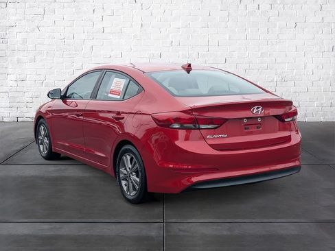 Used 2017 Hyundai Elantra SE FWD image 5