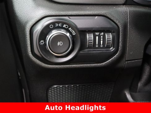 Used 2021 Jeep Wrangler Unlimited Sahara image 25