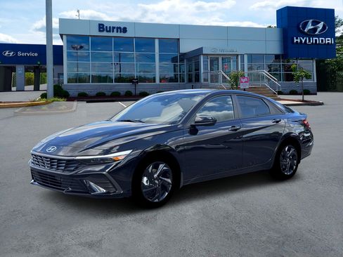 New 2026 Hyundai Elantra SEL Sport FWD image 2