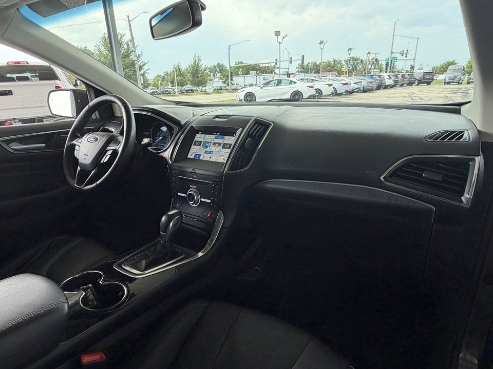 Used 2017 Ford Edge Titanium w/ Equipment Group 301A AWD/4WD image 32