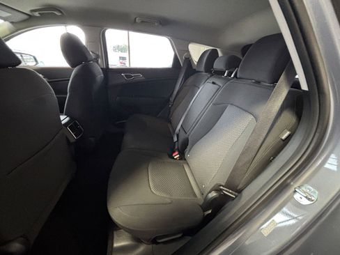 Used 2025 Kia Sportage LX image 30