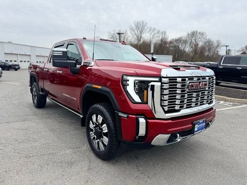 Used 2024 GMC Sierra 2500 Denali w/ Denali Reserve Package AWD/4WD image 8