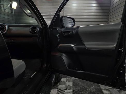 Used 2019 Toyota Tacoma SR5 image 32
