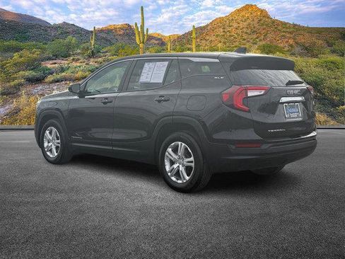 Used 2024 GMC Terrain SLE image 7