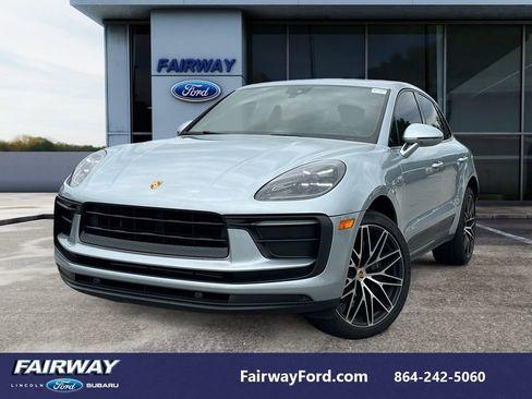 Used 2022 Porsche Macan AWD/4WD image 1