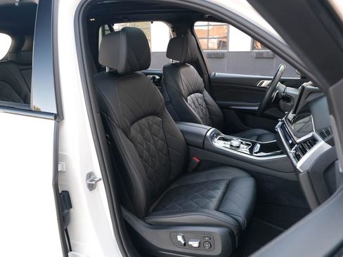 Used 2024 BMW X5 M60i w/ Executive Package image 33