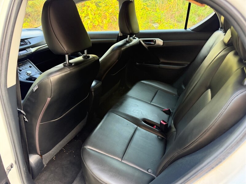 Used 2011 Lexus CT 200h Premium w/ Premium Audio Pkg FWD image 15