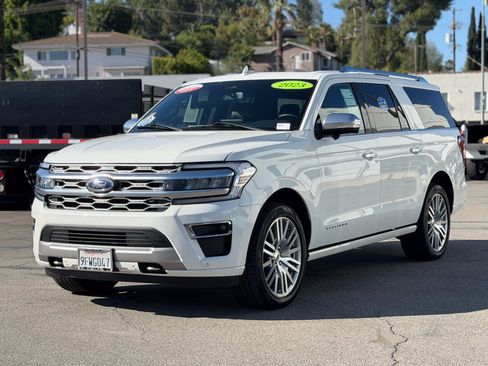Used 2023 Ford Expedition Max Platinum AWD/4WD image 3