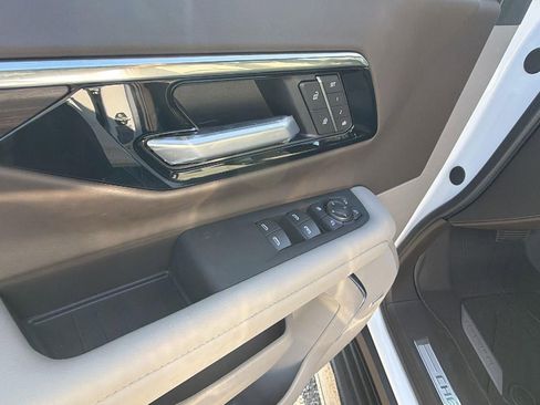 New 2026 Chevrolet Tahoe LT image 12