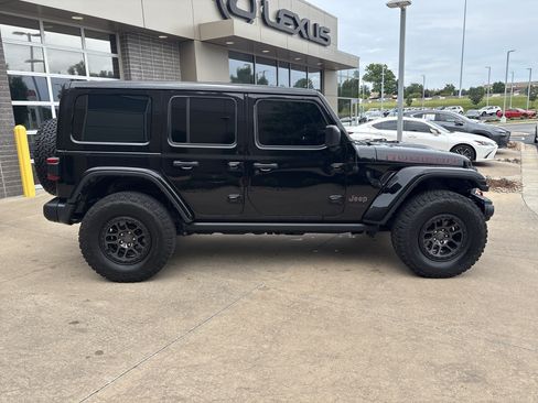 Used 2022 Jeep Wrangler Unlimited Rubicon w/ Steel Bumper Group AWD/4WD image 11