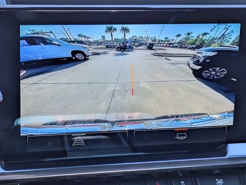 Used 2025 GMC Sierra 1500 SLT AWD/4WD image 23