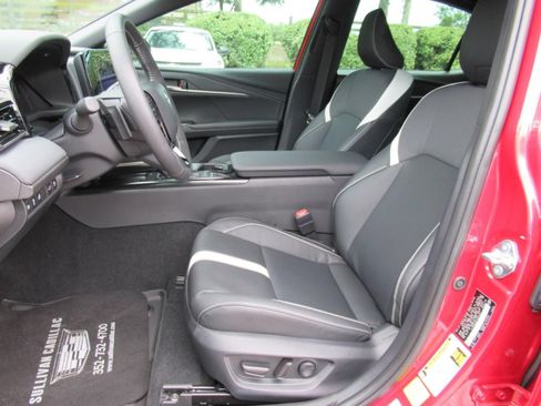 Used 2026 Toyota Camry Hybrid FWD image 17