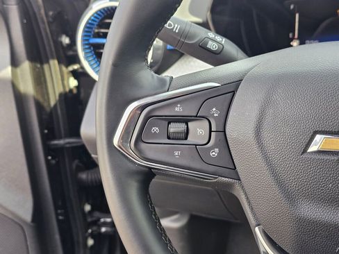 Used 2025 Chevrolet Trax LT w/ LT Convenience Package FWD image 31