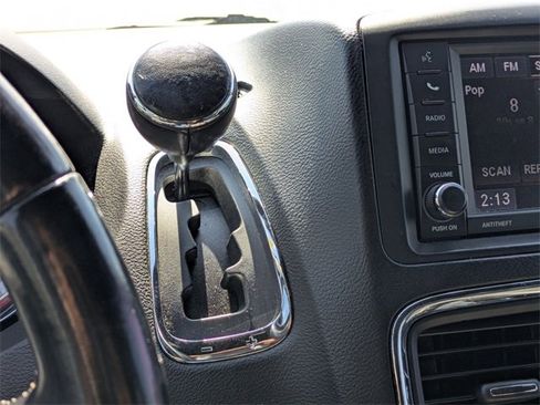 Used 2020 Dodge Grand Caravan SXT image 20