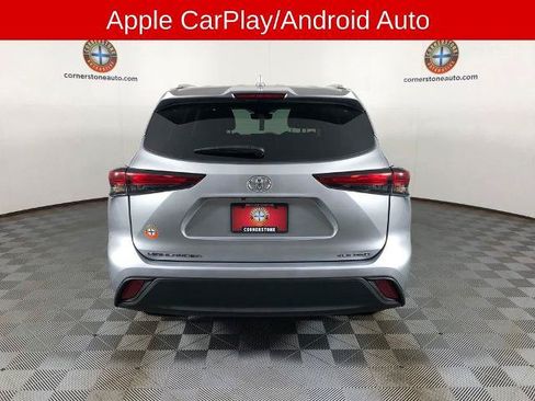 Used 2023 Toyota Highlander XLE AWD/4WD image 18
