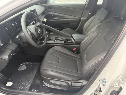 New 2026 Hyundai Elantra SEL Sport FWD image 11