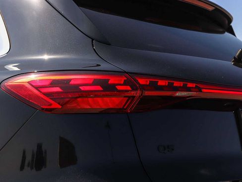 Used 2025 Audi Q5 Premium w/ Convenience Package AWD/4WD image 12