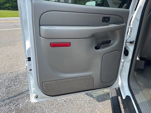 Used 2005 Chevrolet Silverado 2500 LT w/ Heavy-Duty Power Package image 21