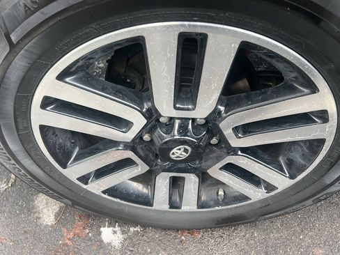 Used 2015 Toyota 4Runner Limited image 4