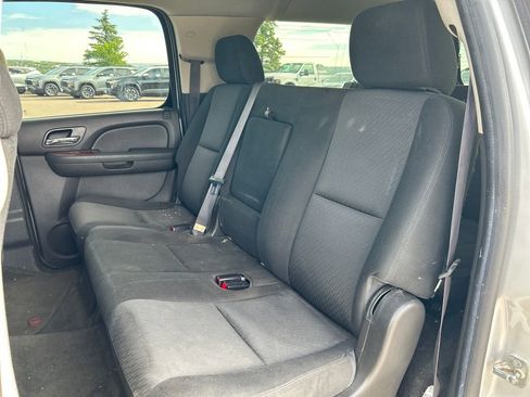 Used 2014 Chevrolet Suburban LS AWD/4WD image 17